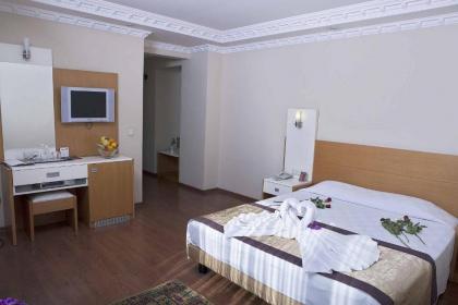 Baron Hotel - image 5