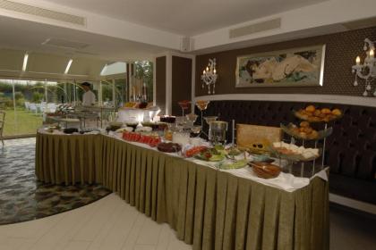 THE PARK HOTEL - image 5