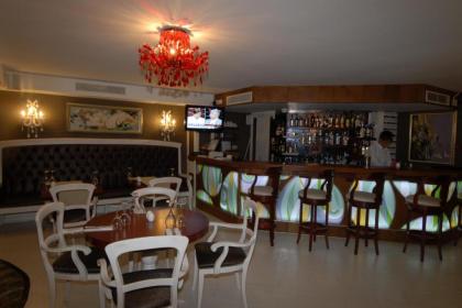 THE PARK HOTEL - image 4