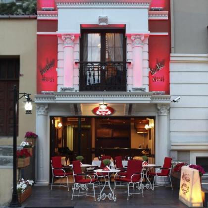 Divalis Hotel - image 1