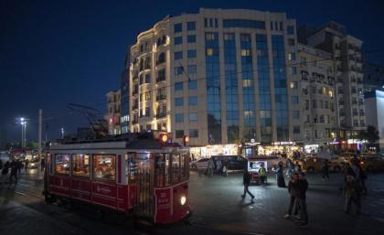 Taksim Square Hotel - image 10