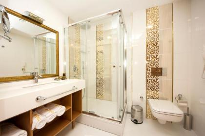 Aprilis Hotel - image 11