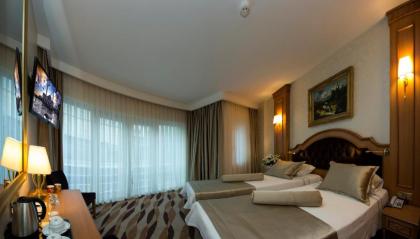 Aprilis Hotel - image 2