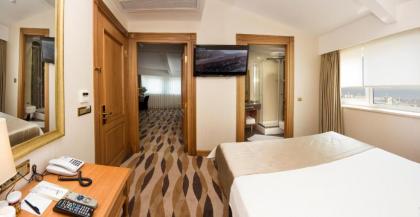 Aprilis Hotel - image 20