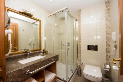 Aprilis Hotel - image 4