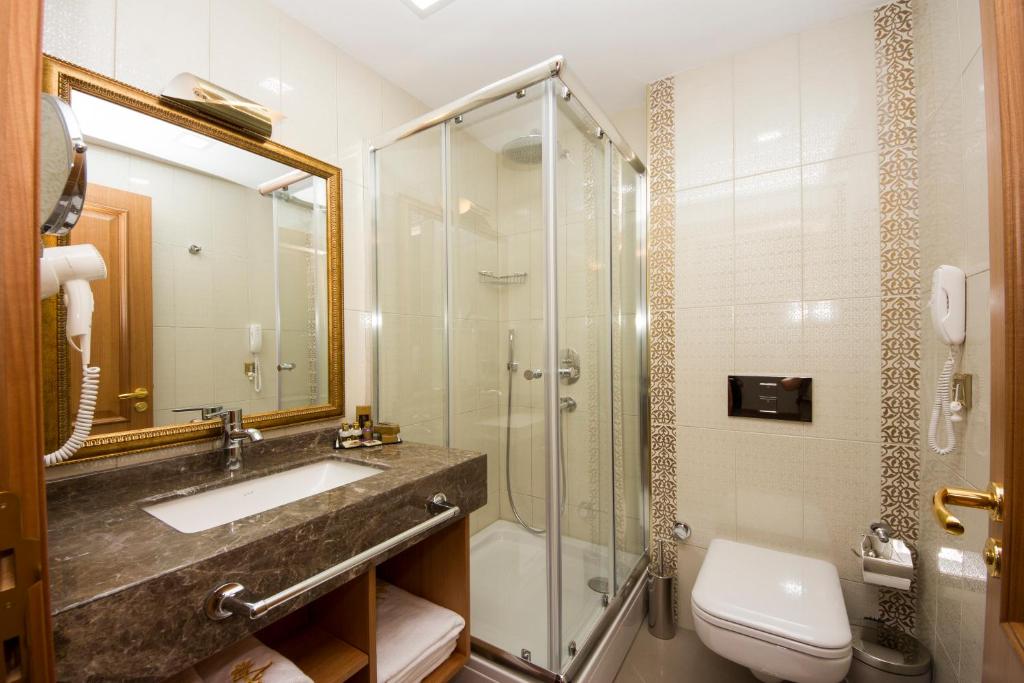 Aprilis Hotel - image 4