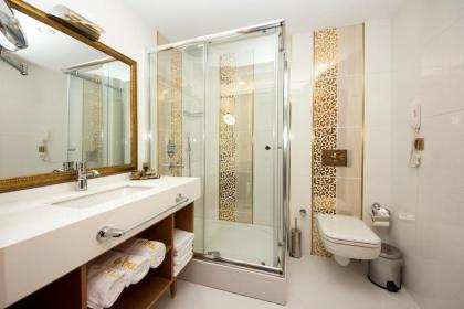 Aprilis Hotel - image 7