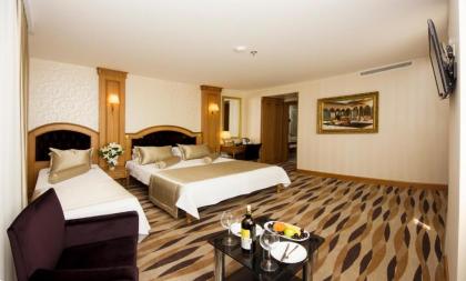 Aprilis Hotel - image 8