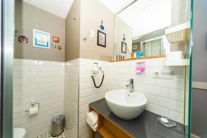 Istanbul Box Hotel - image 14