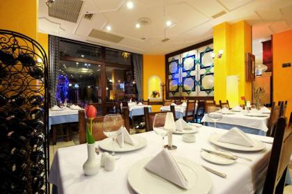 Blue House Hotel - image 2