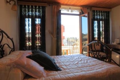 Tom Square Boutique Hotel - image 18