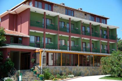 Rhebas Hotel - image 1