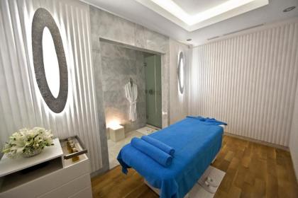 Wyndham Grand Istanbul Kalamis Marina Hotel - image 8