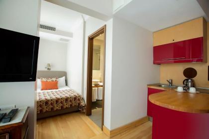 No11 Hotel & Apartments - image 11