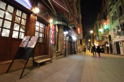 Taksim Hotel Şato & Hostel - image 15