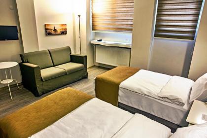 Mr. Bird Hotel - image 14
