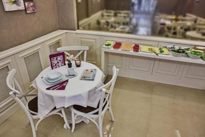 Mr. Bird Hotel - image 17