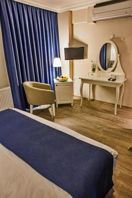 Mr. Bird Hotel - image 18