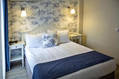 Mr. Bird Hotel - image 5
