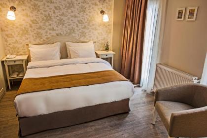 Mr. Bird Hotel - image 7