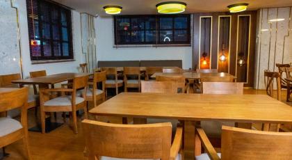 Trass Hotel - image 2