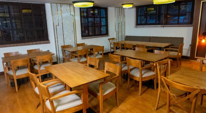 Trass Hotel - image 4
