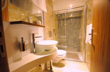 Tamara Residence - image 19