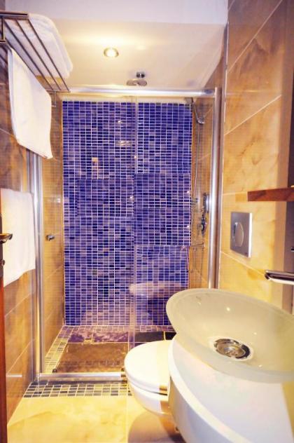 Tamara Residence - image 20