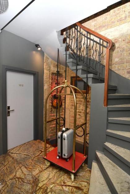 Pera Luna Residence - image 10