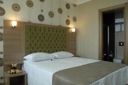 Lounge Hotel - image 10