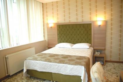 Lounge Hotel - image 17