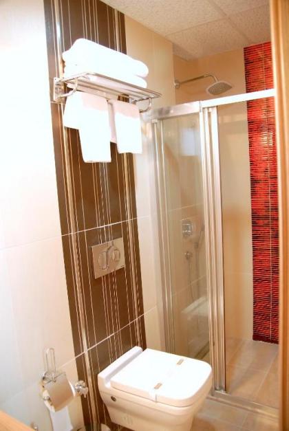Lounge Hotel - image 19