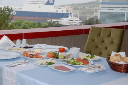 Lounge Hotel - image 20