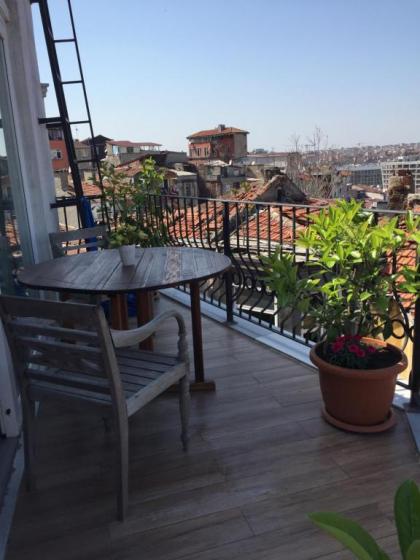 The White Swan Suites Beyoglu - image 17