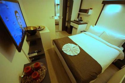 The Legend Platine Suite - image 2