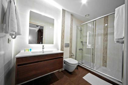 Azade Premier Hotel - image 2