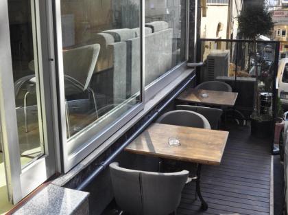 Net House Hotel - image 11
