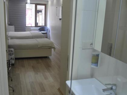 Net House Hotel - image 7