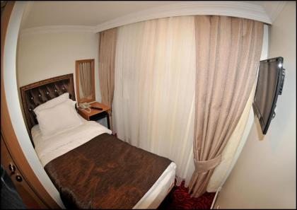Palace Point Hotel - image 12