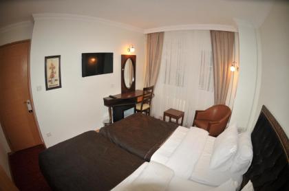 Palace Point Hotel - image 19