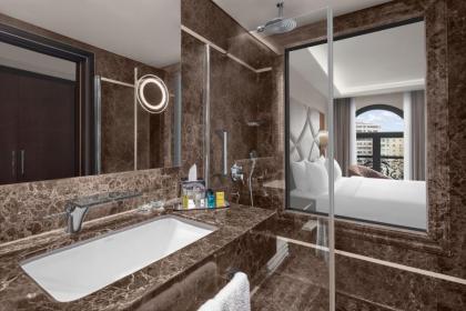 DoubleTree by Hilton Istanbul Esentepe - image 12
