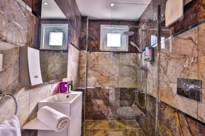 Bellezza Hotel - image 8
