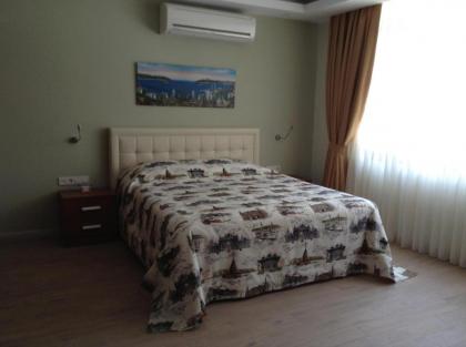 Honey House Apartment - image 1