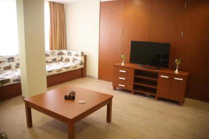 Honey House Apartment - image 11