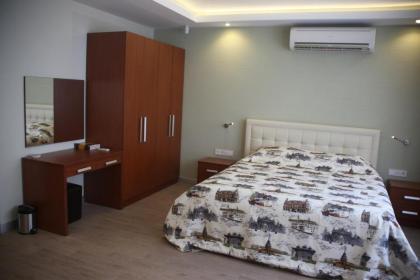 Honey House Apartment - image 13