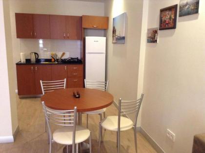 Honey House Apartment - image 17