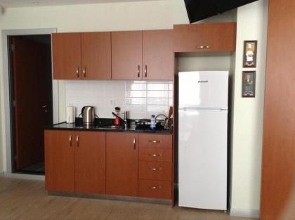 Honey House Apartment - image 18