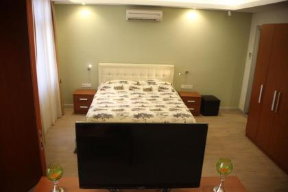Honey House Apartment - image 8