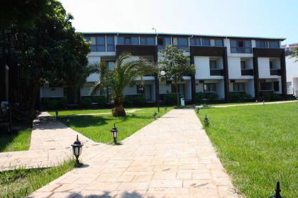 Mad Sea Beach Hotel  - image 17