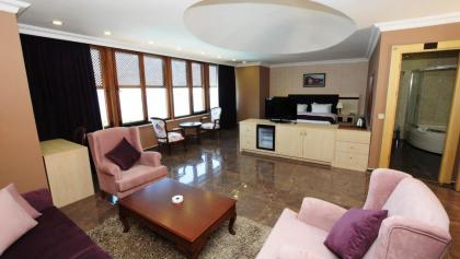Phellos Suites - image 12